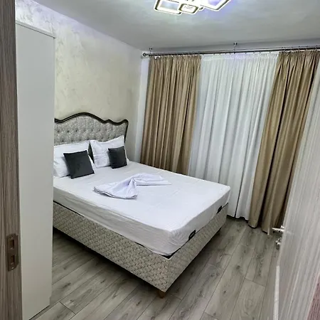 Apartament Cu 2 Lägenhet *